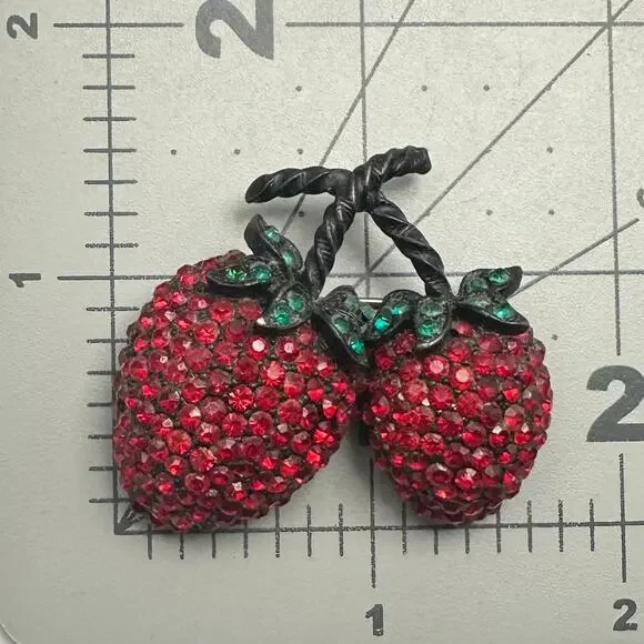 Weiss vintage black gunmetal red green rhinestones double strawberry brooch - Picture 8 of 8